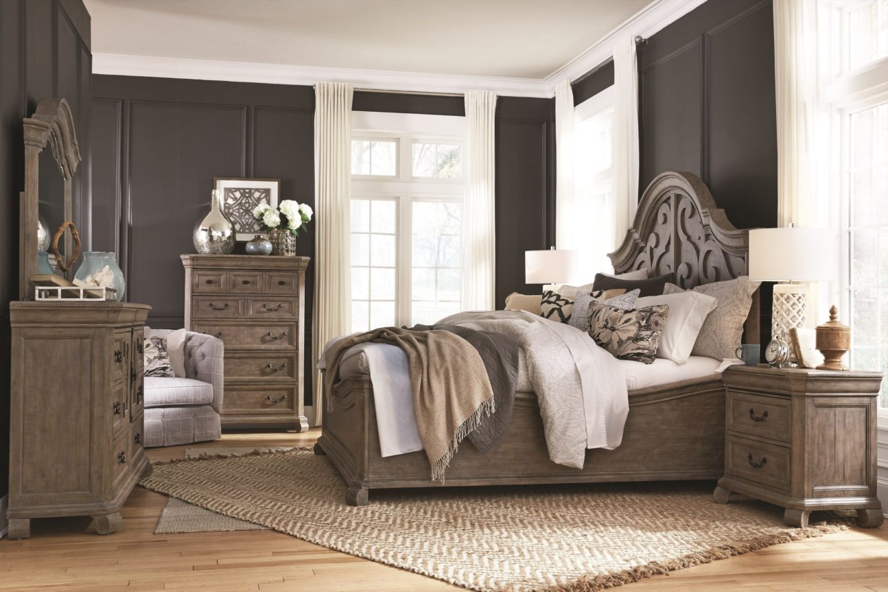 TRADITIONAL DOVETAIL GREY BEDROOM